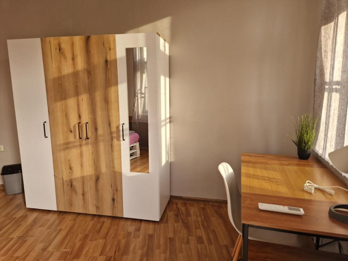 Lambo'S Corner Varna - Guest Rooms Экстерьер фото