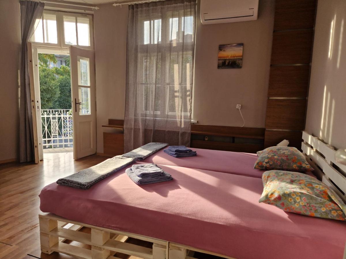 Lambo'S Corner Varna - Guest Rooms Экстерьер фото