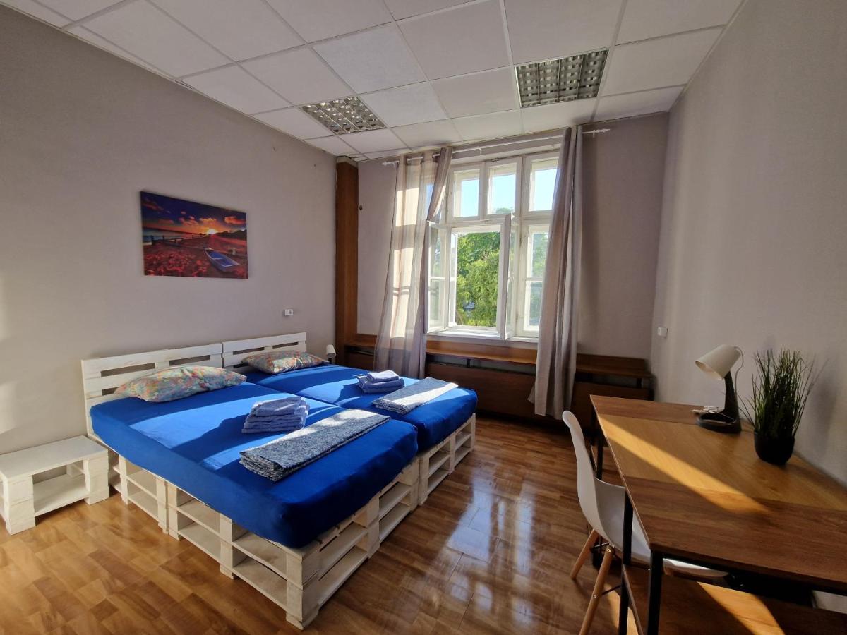 Lambo'S Corner Varna - Guest Rooms Экстерьер фото